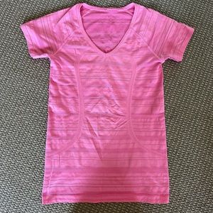 Lululemon Swiftly Tech V Neck